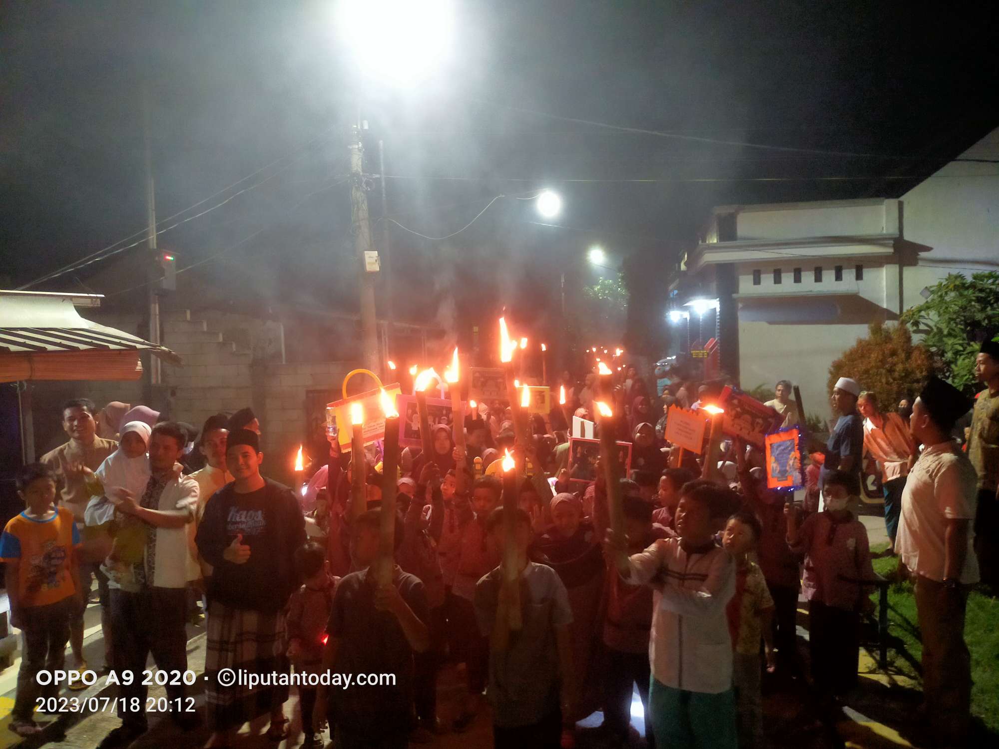 Arak arakan Obor warga perumahan GCC Semua Kalangan